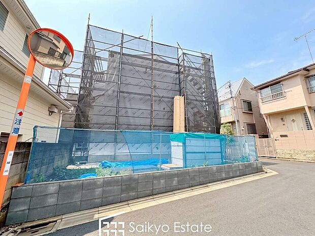 【現地写真】小学校まで徒歩約6分、中学校まで徒歩約16分!お子様が無理なく通える距離です。保育園や幼稚園も近くに多数点在!子育てファミリーには嬉しい環境です!
