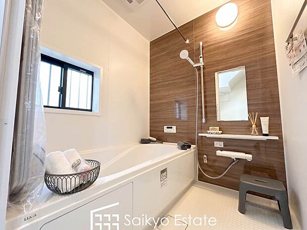 【浴室【施工例】】一日の疲れを癒してくれる一坪タイプの広々バスルーム♪雨の日のお洗濯にも大活躍な浴室暖房乾燥機付きです!