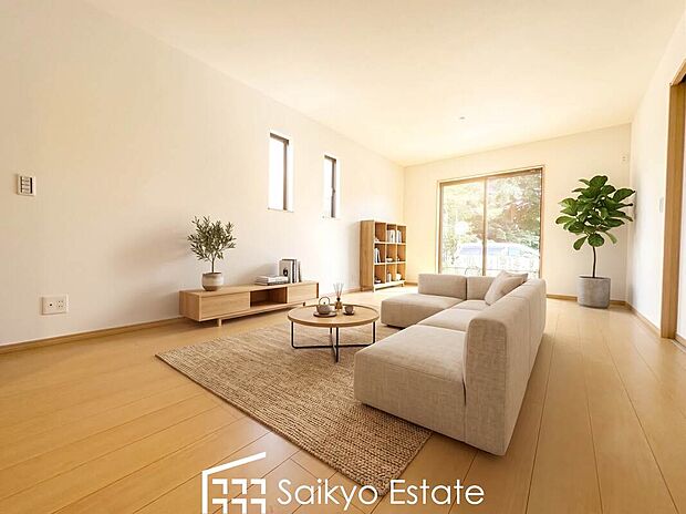 【リビング（施工例）】開放感と採光にこだわったLDKです。陽光いっぱいの空間で家族団らんの時間も増えそうですね