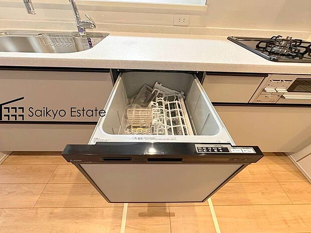 【食洗機】手洗いよりも経済的で家計に優しい「ビルトイン食洗機」が標準装備なのはママの強い味方ですね。