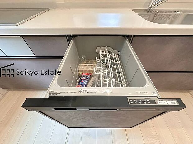 【食洗機】手洗いよりも経済的で家計に優しい「ビルトイン食洗機」が標準装備なのはママの強い味方ですね。