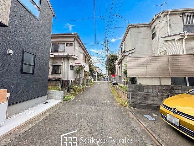 【前面道路】交通量の少ない前面道路ですので、小さなお子様がおられるご家庭でも安心してお住まいいただけます。