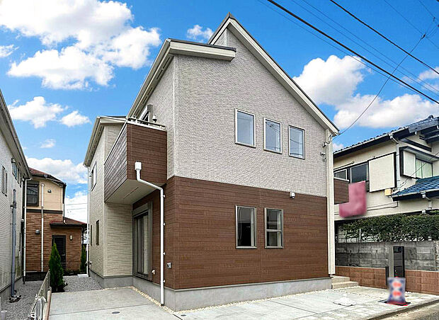 【外観】
『長期優良住宅』取得！耐久性や省エネルギー性、環境への配慮、そして住みやすさなどの基準を満たしている安心の住まいでの暮らし。設計・建設性能評価書ダブル取得！