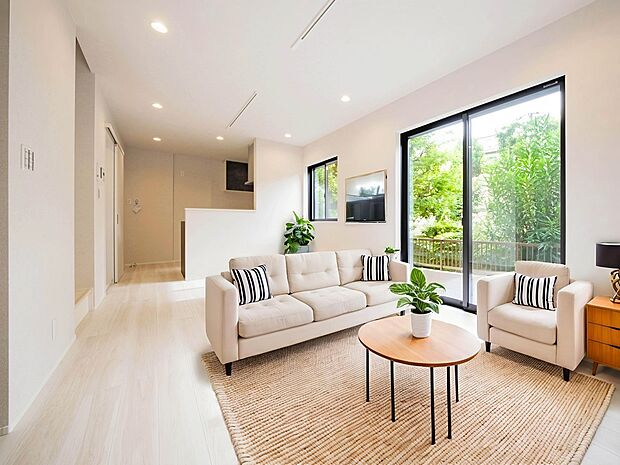 【LDK:2号棟】
本画像はCGで作成しており、実際に現地に家具は配置しておりません。また、価格に家具は含まれません。