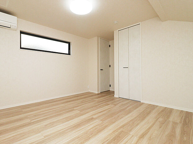 【Room：8.5帖】
ウォークインクローゼットなどの大容量収納も完備。
収納を活用することでより広く快適な室内を保つことが可能です。