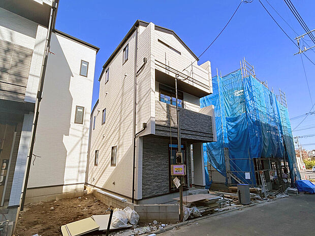 【【外観】】現地即日ご案内可能!
幼稚園や保育園、小中学校など教育施設が徒歩11分圏内に点在しており、共働きの子育て世帯でも安心して暮らせます!