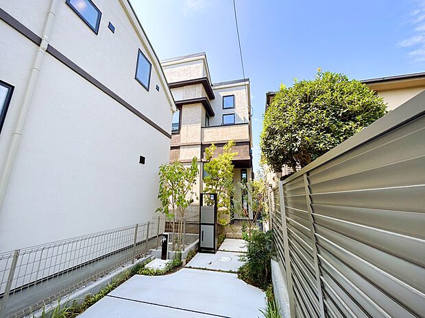 【【外観】】各棟異なる間取りプランでライフスタイルに合った選べる4邸!即日ご内覧可能です!お気軽にお問い合わせください!