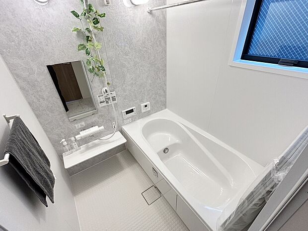 【【施工例:Bath Room】】浴室暖房換気乾燥機付きバスルーム。冬の時期でも浴室内を暖かくでき、ヒートショックの防止にも繋がります!