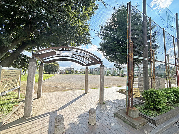 新川あおやぎ公園(約650m)