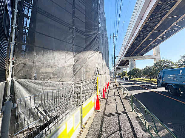 【【前面道路】】さらに保育園~小学校までの教育施設が徒歩圏内に揃った子育て世帯でも安心の住環境です。