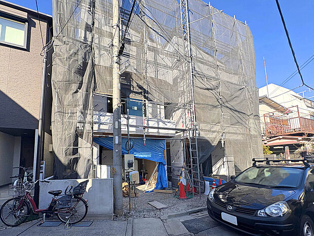 【【外観:1月上旬撮影】】各棟異なる間取りプランでライフスタイルに合わせた邸宅を選ぶことができます。