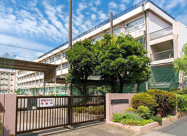 葛飾区立水元中学校（約1,350m）