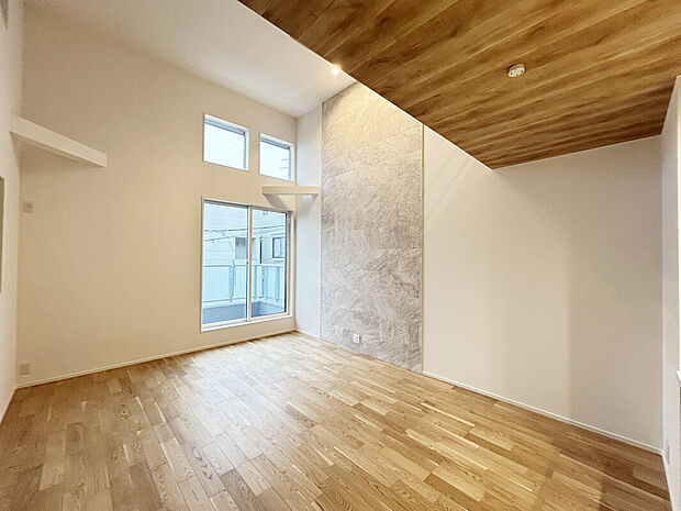 【【施工例：LDK】】 床暖房が備わったリビングルームで冬でも足先から温かく快適な空間での家族団らんが叶います。
