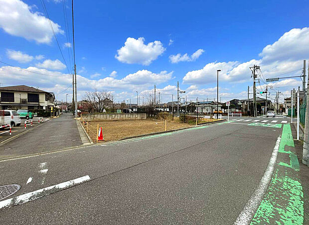 【【土地外観】】角地なので陽当たり・通風良好、開放的なロケーションで暮らしやすい住まいが建築出来ます！