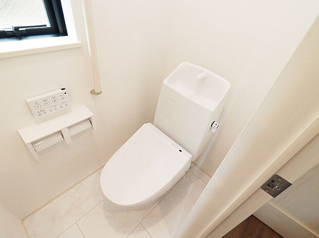 【【Toilet】】各階にトイレがあるので、朝慌ただしい時間帯に混む心配が減ります。わざわざトイレのために階段を昇り降りをせずに済みます。