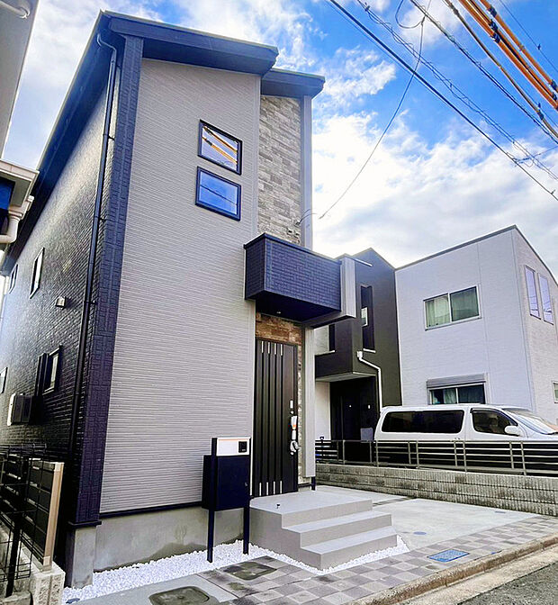 【【外観】】 設計・建設性能評価書、耐震等級3を取得。制震ダンパー搭載の揺れに強い安心の高品質な住まい。