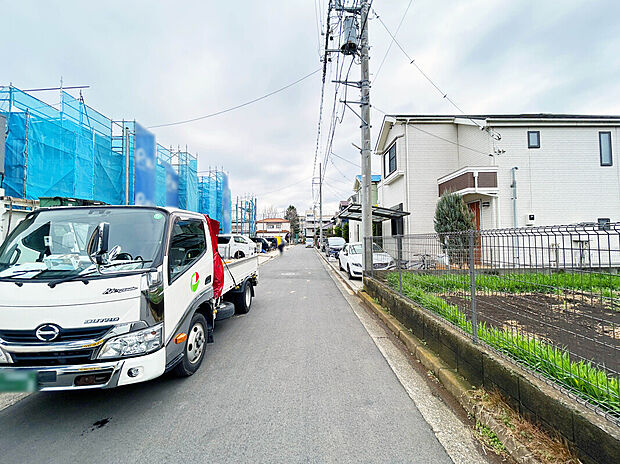 【【前面道路】】公園等の施設も多数点在、いちご農園などの家族で季節の味覚が楽しめる施設も徒歩圏内徒歩圏内と緑豊かな住環境。