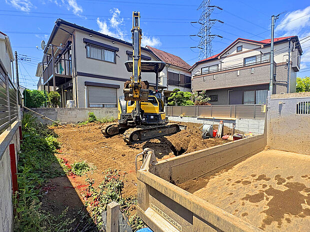 【【外観:5月中旬撮影】】近くに「甲州街道」が通っており、都心の「新宿」方面や「八王子」方面へのアクセスがしやすく、遠くへのお出掛けがしやすい好立地!