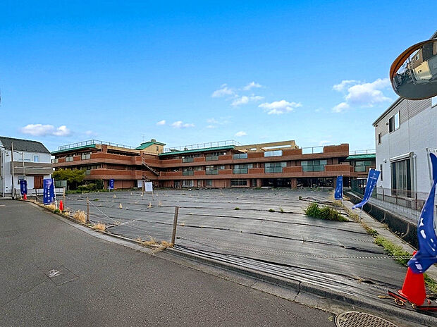 【【現地外観】】エリアの利便性を高めている『東八道路』が近く、都心や調布・府中・国分寺方面へのアクセスが軽快。通勤・買い物・レジャーまで日常の利便性が高い魅力的なロケーション。
