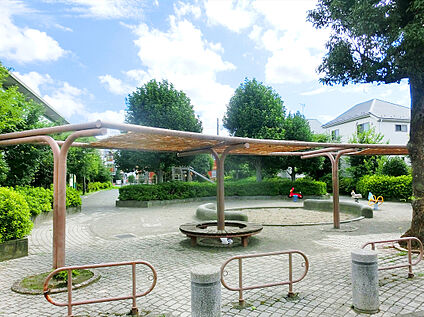 山野公園 270ｍ(徒歩4分)