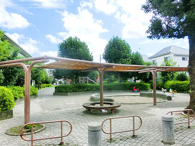 山野公園(約270m)