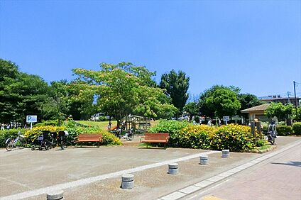 前原公園(とんぼ池公園) 700ｍ(徒歩9分)