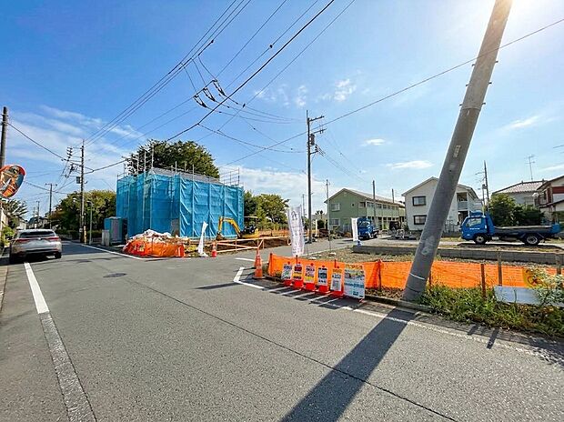 【【外観:9月下旬撮影】】現地からバス停「北野三丁目」まで徒歩7分、「南牟礼」徒歩8分。「吉祥寺」「千歳烏山」駅へアクセス可能な利便性の高い立地。
JR中央線・京王線・京王井の頭線の3路線が利用可能!