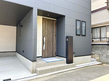 【施工例：Entrance】