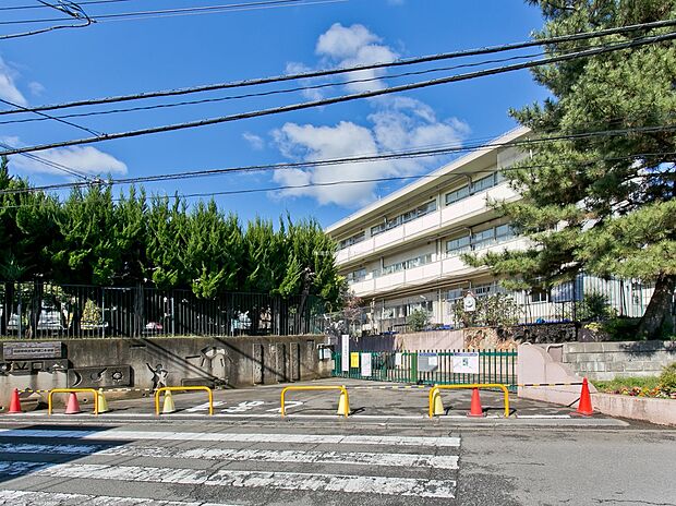 西東京市立谷戸第二小学校(約720m)