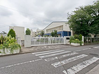東村山市立東村山第三中学校 860m