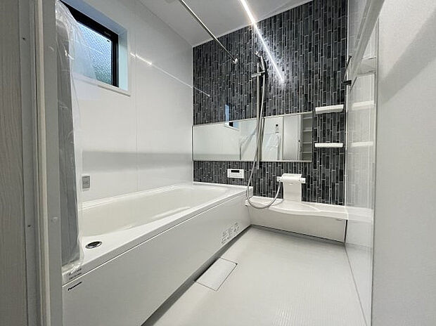 【同社施工例:浴室】広々とした浴室と追い焚き機能・浴室乾燥機付