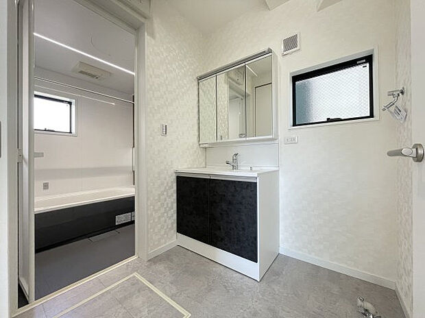 【1号棟洗面台】三面鏡付洗面化粧台　