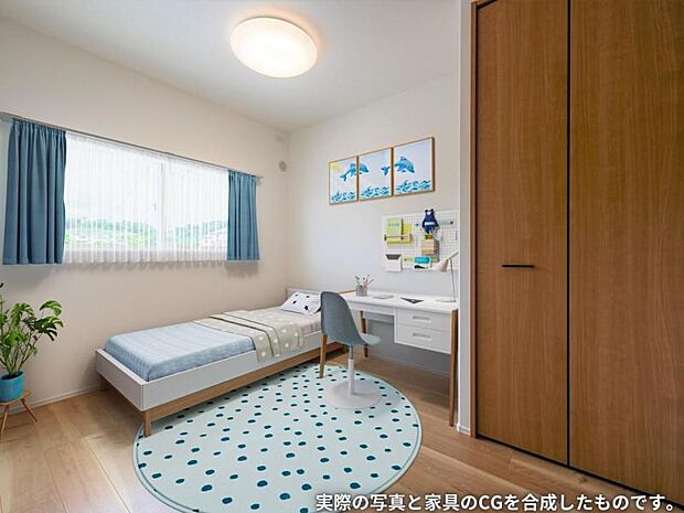 洋室【8号地】（2025年6月撮影）収納もしっかり、木目調の優しい空間