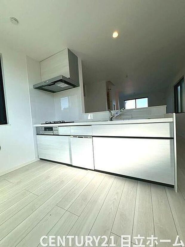 【キッチン】《キッチン》 ■ステンレス製シンク。幅と奥行きがありますので、食器洗時のストレスも減りそうです。