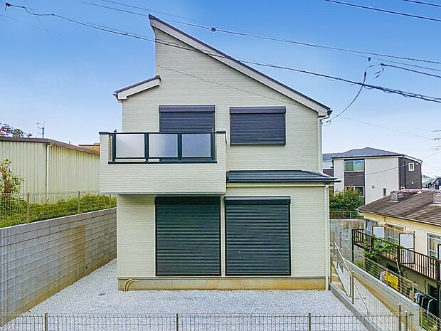 使いやすさもデザインも重視した理想の暮らしをかなえるお家。美しい外観やくつろぎの室内空間にふさわしい「素材」「形」「色彩」を考え、上質感に満ちたお家です。