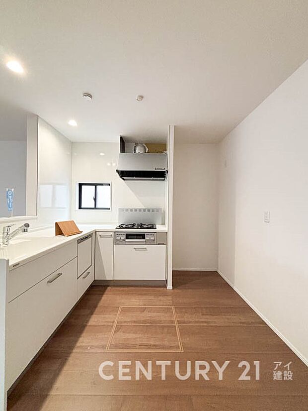 毎日使うキッチンだからこそ、食事の準備を楽しい時間に、忙しい時でもスムーズに無駄なく作業できる、お手入れも簡単にできるなど、毎日を楽しくするキッチンスペースに仕上げました。