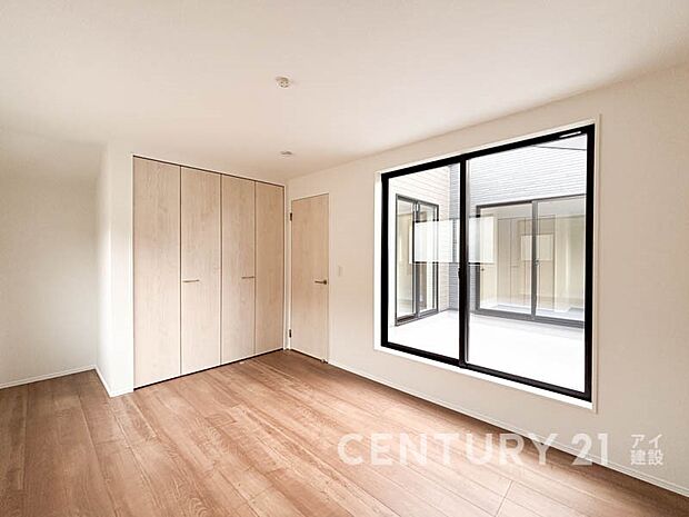 収納もしっかりした洋室は生活にゆとりを与えます。