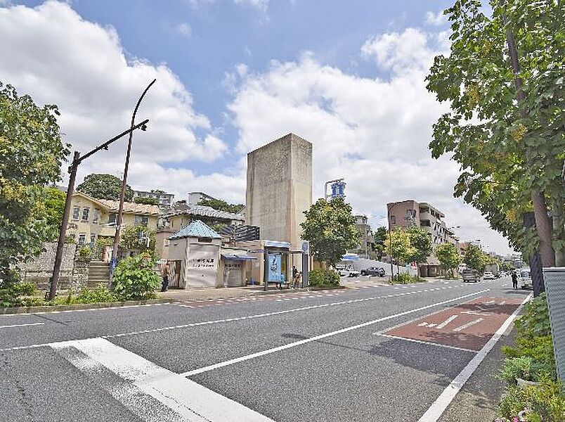 【車・交通】横浜市営地下鉄ブルーライン「三ツ沢下町」駅