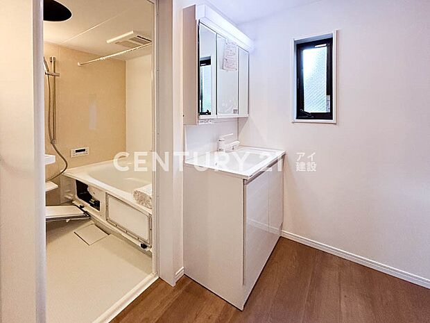 【洗面台・洗面所】ご家族の1日が始まり、1日が終わりを締めくくる洗面空間。