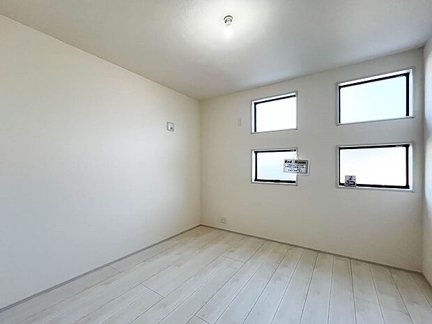 【リビング以外の居室】【Private room】 1日の疲れを癒し、心地よく寛げるようゆったりとした広さを確保しています。