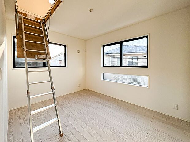 一人ひとりの大切なプライベート空間。趣味・感性で個性的に飾って頂けるようシンプルに仕上げてあります。ゆとりある広さで、一人の時間をゆったりと過ごせる安らぐお部屋になるはずです。