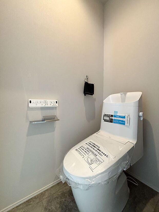 【トイレ】いつも綺麗に清潔に!ウォッシュレット付きトイレです。