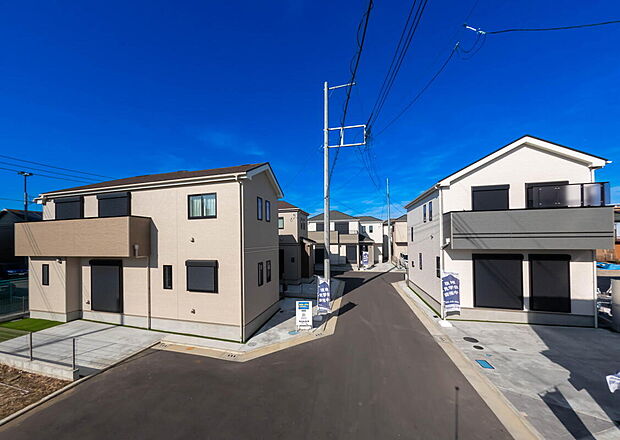 「街並みに溶け込むシンプルなデザイン」
飽きのこないシンプルなデザイン。
一生のマイホームだからずっとここで暮らしたい。
家族の人生とともにあるマイホーム。
