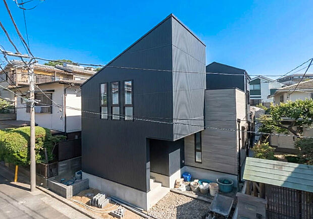 【外観】ワンランク上の高級感、それ以上の満足感溢れる素敵な街並みです。
ぜひ、現地をお気軽にご見学ください。