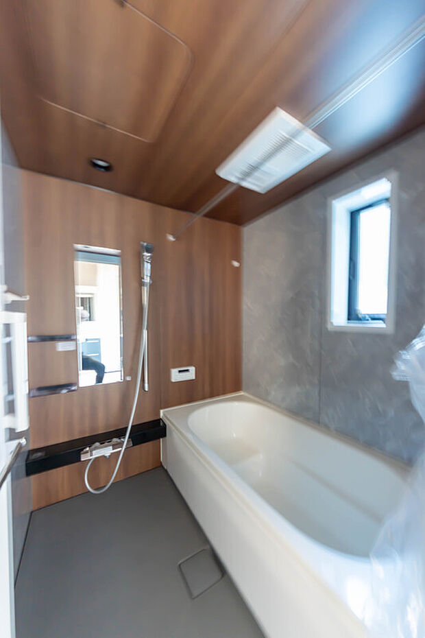 【浴室】☆☆バスルーム☆☆
広々バスルーム。お子様との触れ合いの場所としても大切な空間。一日の疲れを癒す広々バスルームです