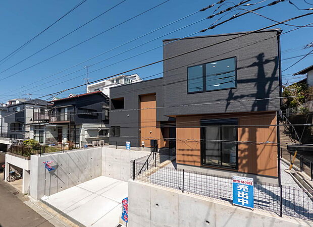 【外観】開放感+日当たりの良さ
家に入らなくても分かる日当たりの良さ。開放感の良さ。
住みたくなる家。暮らしたい町。