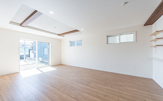 【リビング】☆☆プライベート感を愉しむリビング空間☆☆
開放感と日当たりの良さに恵まれた爽快なリビング空間。
誰にも邪魔されないプライベート感を感じる開放的なリビング。
風が抜ける。光が差し込む。それがリビング。