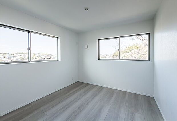 【洋室】「Bed Room」落ち着いた色合い、シンプルなデザイン。
洋室として大事なお部屋です。