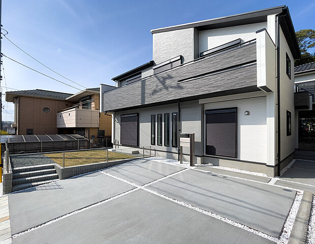 【外観】南からの豊かな光が、家族の未来を明るく照らします。この圧倒的な開放感と心地よさは、現地でこそ実感できるもの。ぜひ一度その目でお確かめください。