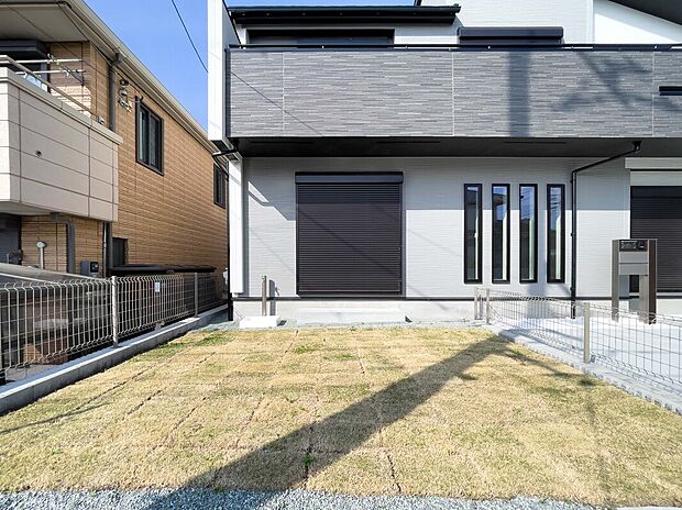 【外観】南からの豊かな光が、家族の未来を明るく照らします。この圧倒的な開放感と心地よさは、現地でこそ実感できるもの。ぜひ一度その目でお確かめください。